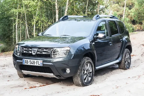 Dacia Duster dCi 110 4x4 BlackShadow 2016 view 3