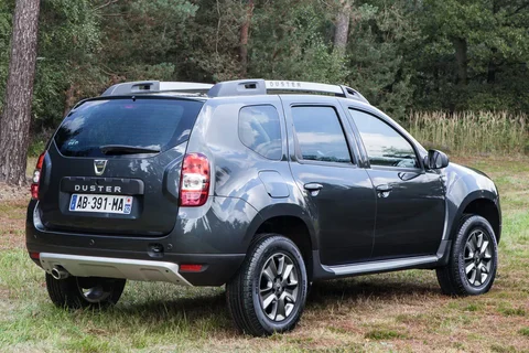 Dacia Duster dCi 110 4x4 BlackShadow 2016 view 5