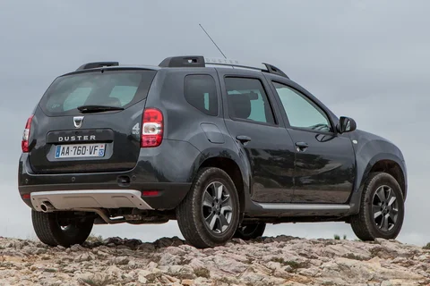 Dacia Duster dCi 110 4x4 BlackShadow 2016 view 8