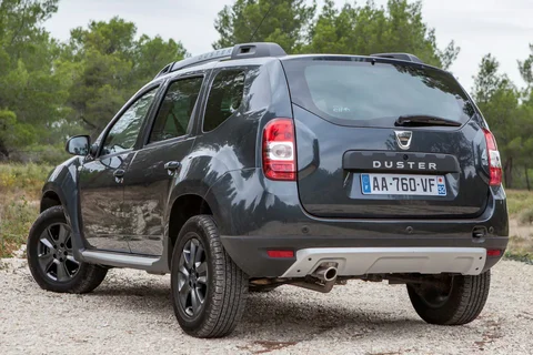 Dacia Duster dCi 110 4x4 BlackShadow 2016 view 9
