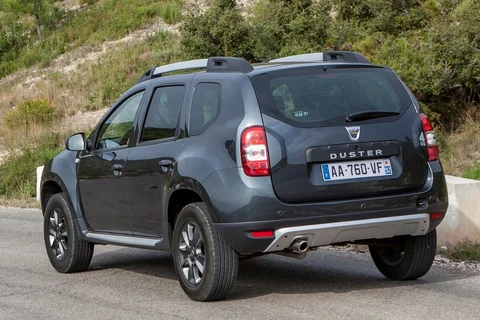 Dacia Duster dCi 110 4x4 BlackShadow 2016 view 11