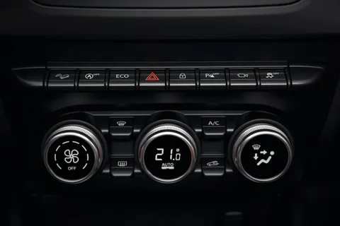 Dacia Duster TCe 125 4x2 Essential 2018 view 1