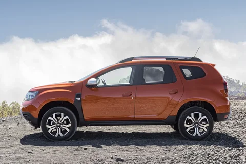 Dacia Duster TCe 150 4x4 Journey 2022 view 5