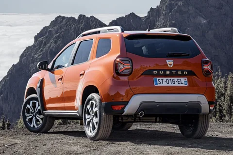 Dacia Duster TCe 150 4x4 Journey 2022 view 9