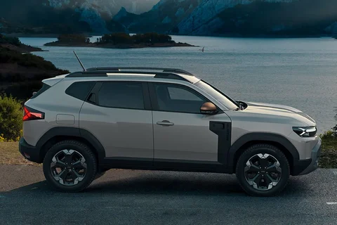 Dacia Duster TCe 130 Extreme 2024 view 3