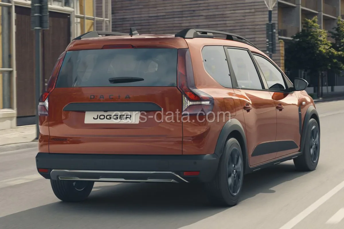 Dacia Jogger TCe 110 Expression 7P 2022 front view