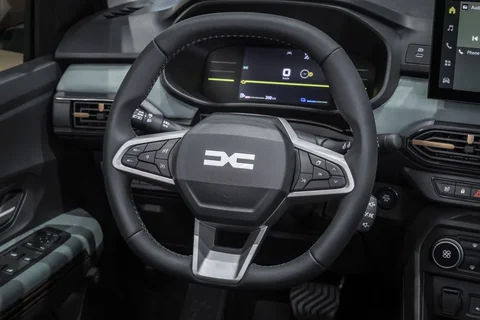 Dacia Jogger TCe 110 Expression 7P 2025 view 3