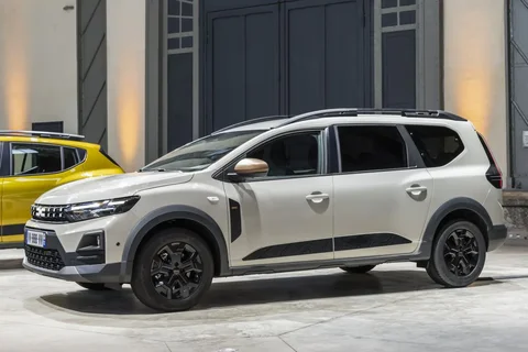 Dacia Jogger TCe 110 Expression 7P 2025 view 10