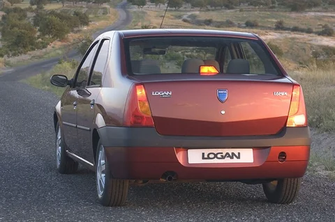 Dacia Logan 1.5 dCi Lauréate 2006 view 4