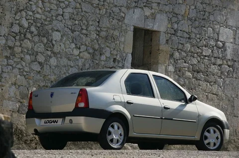 Dacia Logan 1.5 dCi Lauréate 2006 view 6