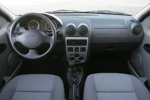 Dacia Logan 1.5 dCi Lauréate 2006 view 9