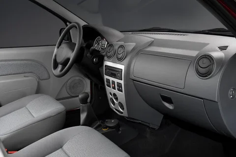 Dacia Logan 1.5 dCi Lauréate 2006 view 10