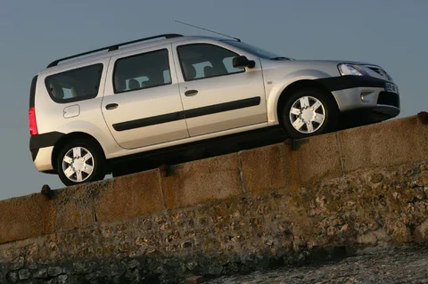 Dacia Logan MCV 1.6 Ambiance 2007 view 3