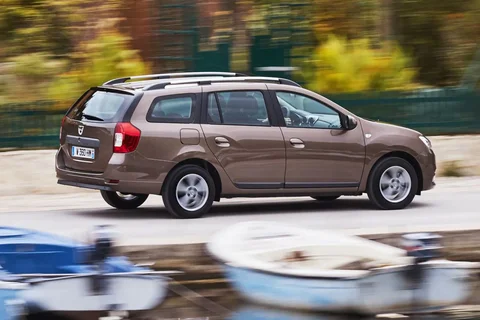 Dacia Logan MCV dCi 90 Lauréate 2016 view 5