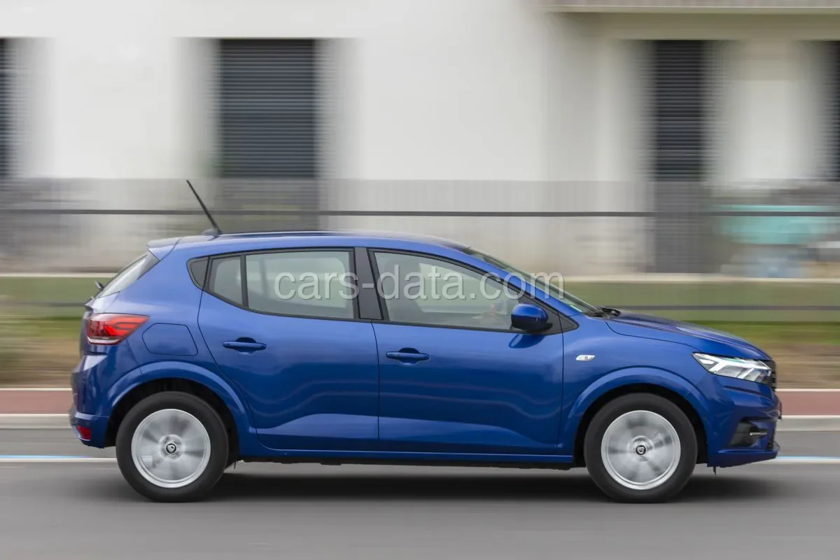 Dacia Sandero TCe 90 Expression 2022 front view