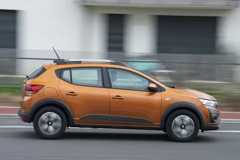 Dacia Sandero TCe 110 Stepway Expression 2022 view 5