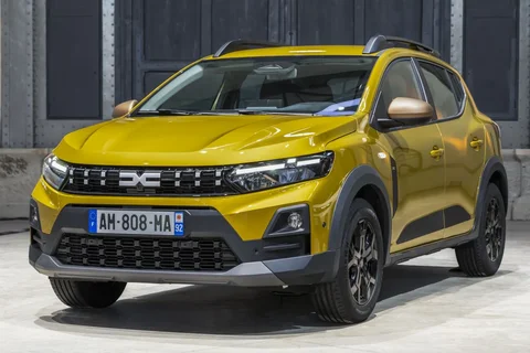 Dacia Sandero Stepway TCe 110 Expression 2025 view 12