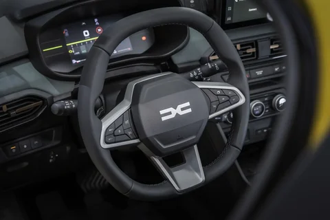 Dacia Sandero Stepway TCe 110 Expression 2025 view 2