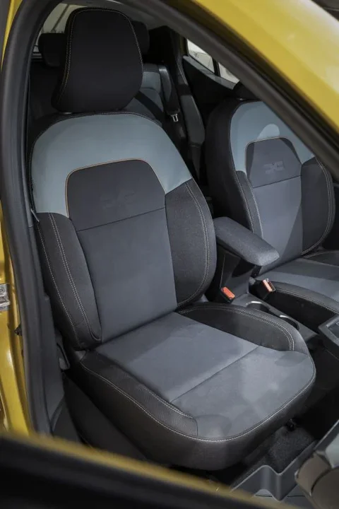 Dacia Sandero Stepway TCe 110 Expression 2025 view 7