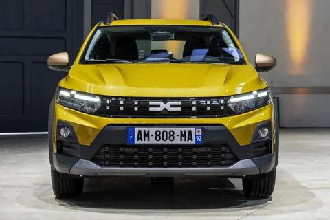 Dacia Sandero Stepway TCe 110 Expression 2025 view 9