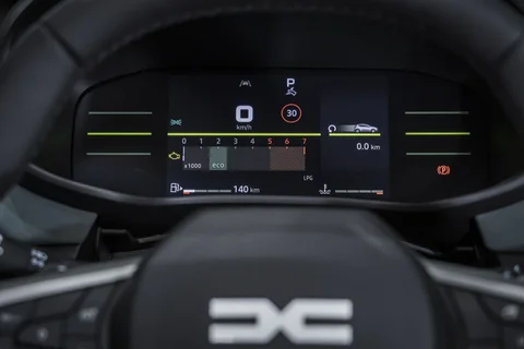 Dacia Sandero Stepway TCe 110 Expression 2025 view 11