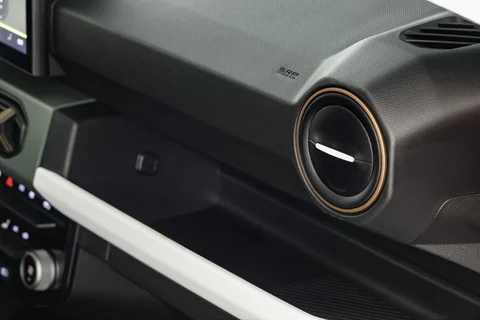Dacia Spring Electric 65 Launch Edition 2024 view 2