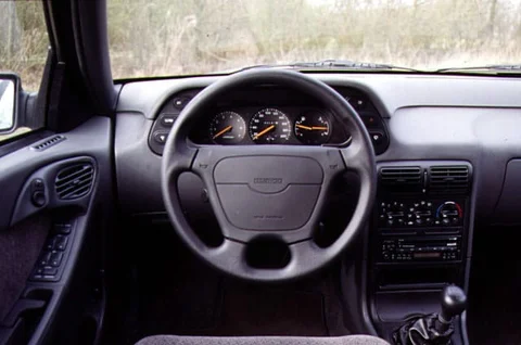 Daewoo Espero 1.8 CD 1995 view 2