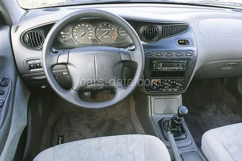 Daewoo Leganza 2.0 CDX 1997 front view
