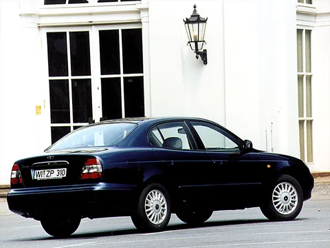 Daewoo Leganza 2.0 CDX 1997 view 2