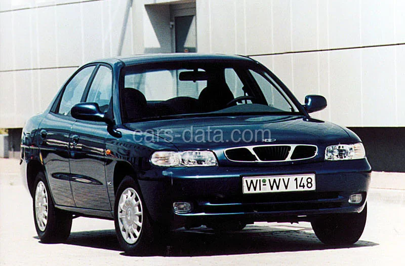 Daewoo Nubira 2.0 CDX 1997 front view