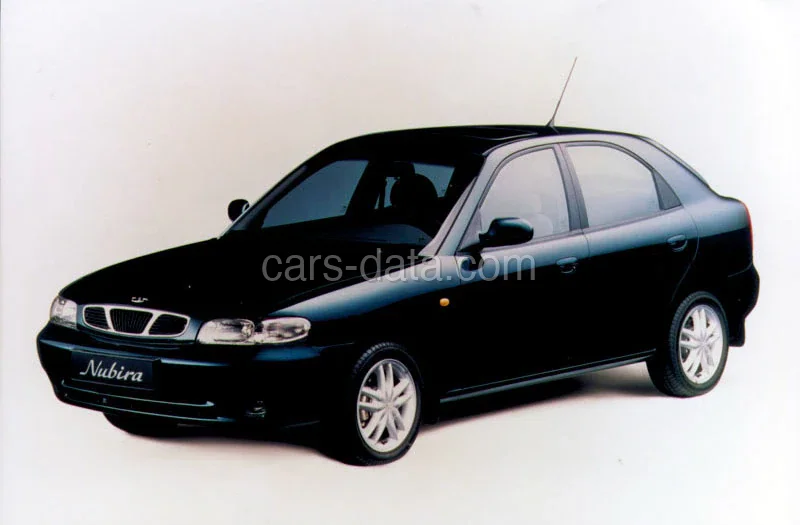 Daewoo Nubira 2.0 CDX 1997 front view