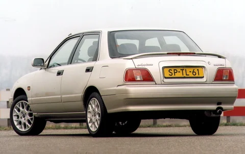 Daihatsu Applause 1.6i 1998 view 4