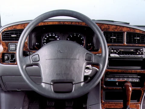 Daihatsu Applause 1.6i 1998 view 2