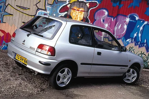 Daihatsu Charade 1.3 CTi 1996 view 2