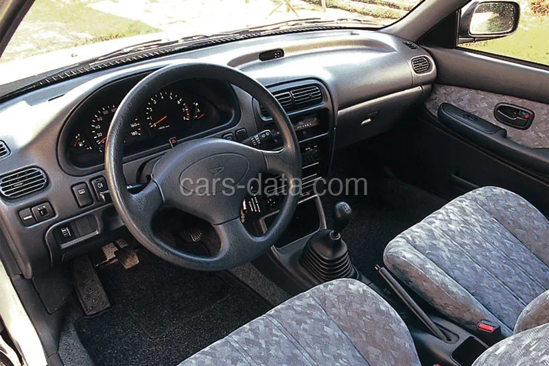 Daihatsu Charade 1.3 CTi 1996 front view