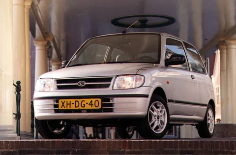 Daihatsu Cuore RTi-12V 2001 view 2
