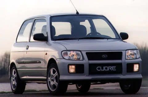 Daihatsu Cuore RTi-12V 2001 view 4