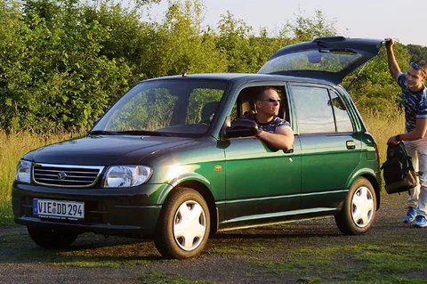 Daihatsu Cuore RTi-12V 1998 view 3