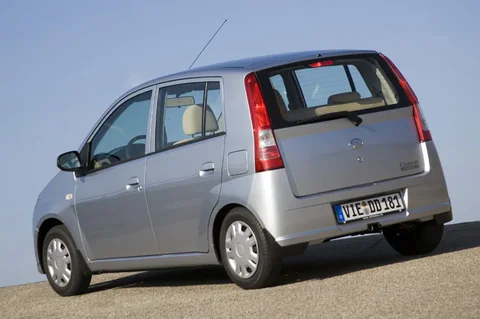 Daihatsu Cuore 1.0 12V DVVT Tokyo 2006 view 3