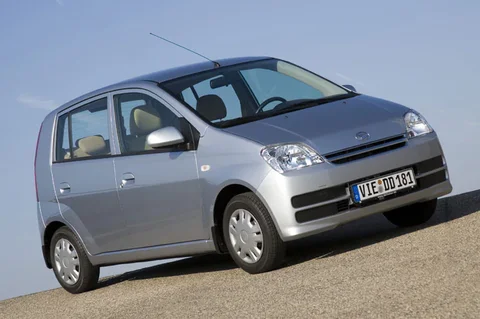 Daihatsu Cuore 1.0 12V DVVT Tokyo 2006 view 4