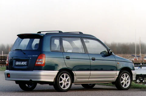 Daihatsu Gran Move 1.6i CS 2000 view 3