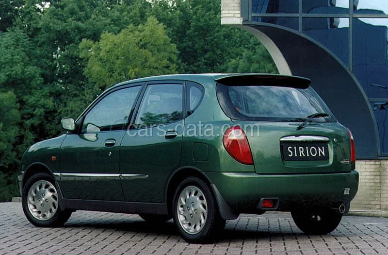 Daihatsu Sirion 1.0 12V CLi 2001 front view