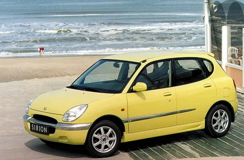 Daihatsu Sirion 1.0 12V CLi 2001 view 2