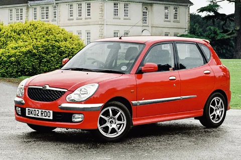 Daihatsu Sirion 1.3 16V SR 2002 view 5