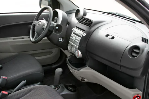 Daihatsu Sirion 2 1.0 12V DVVT Slim 2010 view 6