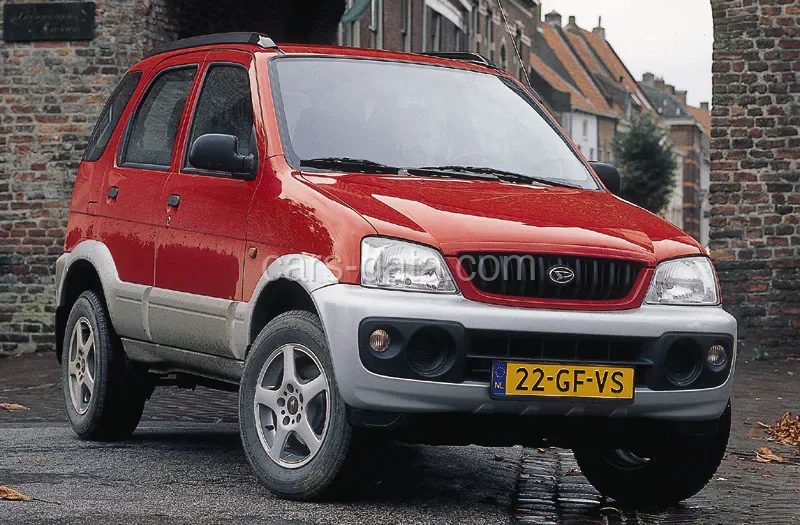 Daihatsu Terios 2WD 1.3i SXE 2000 front view