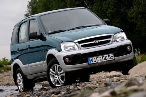 Daihatsu Terios 2WD 1.3i SXE 2000 view 2