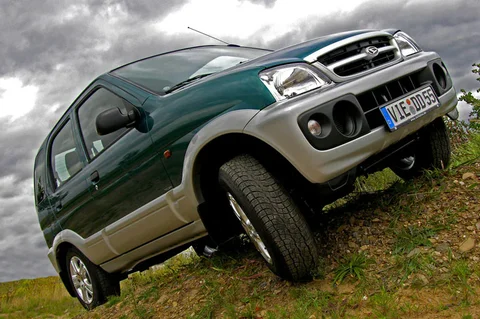 Daihatsu Terios 2WD 1.3i SXE 2000 view 3
