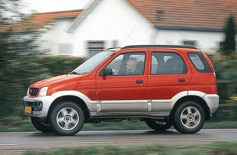 Daihatsu Terios 2WD 1.3i SXE 2000 view 4