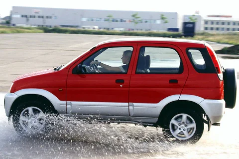 Daihatsu Terios 2WD 1.3i SXE 2000 view 5